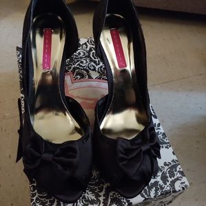 NIB Sexy Satin Peeptoe